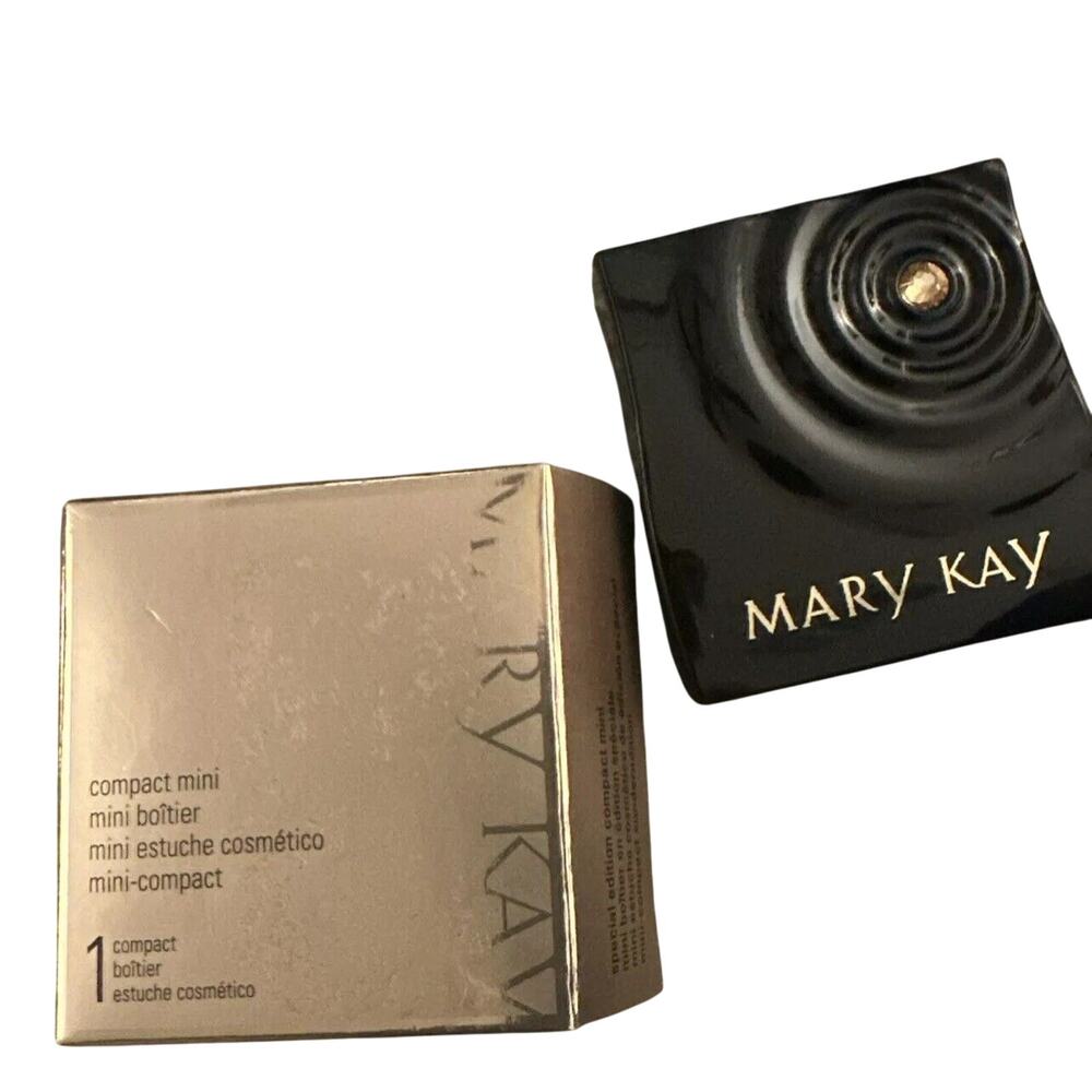 MARY KAY MAGNETIC BLACK COMPACT MINI WITH MIRROR (UNFILLED) NEW IN BOX‎ NIB